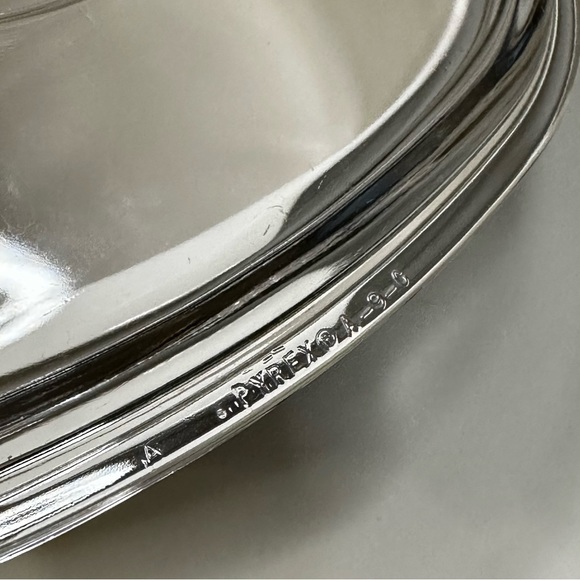 Vintage Corning Ware Blue Cornflower 3 Quart Baking Dish with Pyrex Lid - Picture 14 of 16